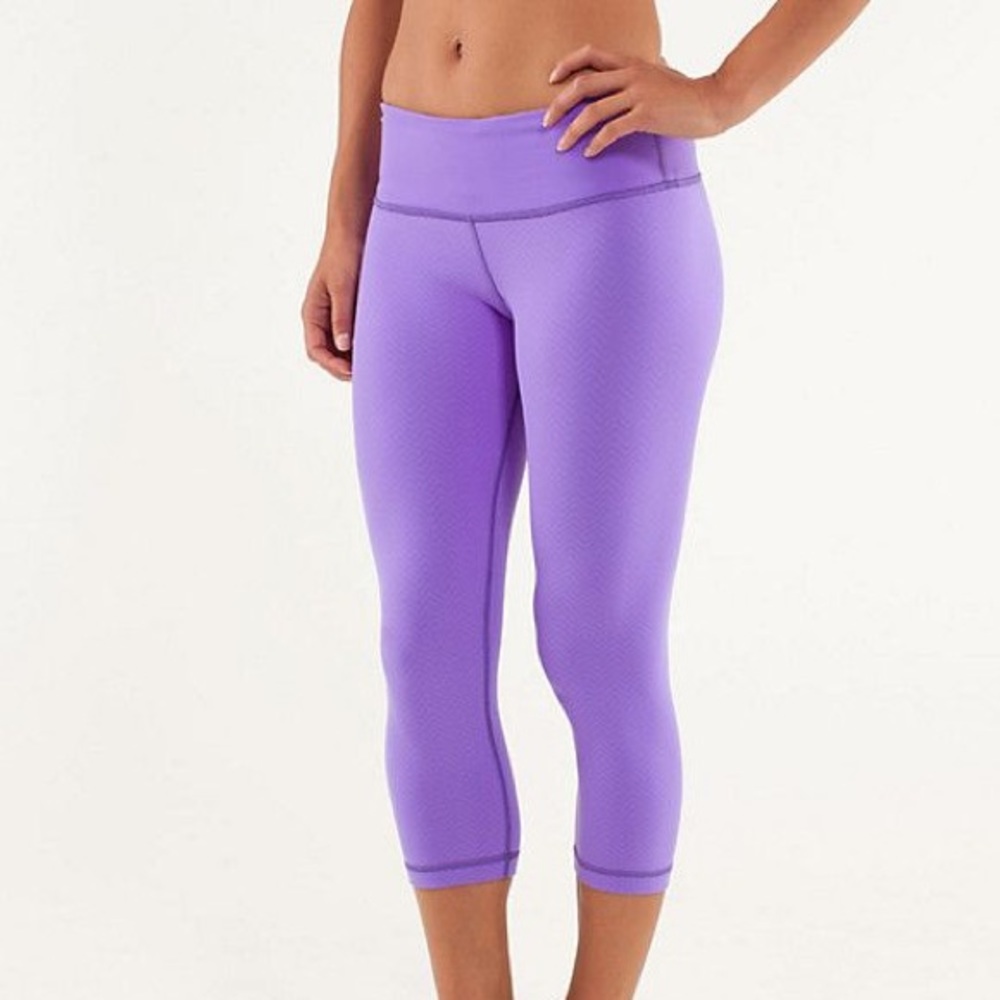Lululemon Wunder Under cropped pants